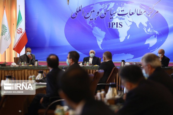 ظریف: وزارت خارجه توسعهگرا باید یک دستگاه سیاسی -اقتصادی باشد