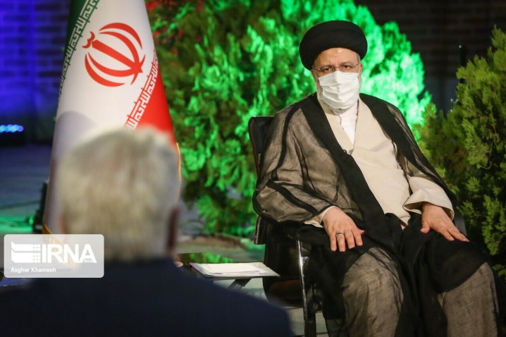 تماس رییسی با منتقدان سیاسی نشانه استفاده از خرد جمعی است