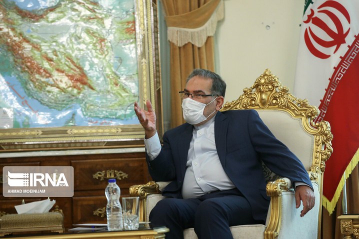 شمخانی: امروز با شعار «لبیک یا خامنهای» باید جهاد تبیین را آغاز کرد