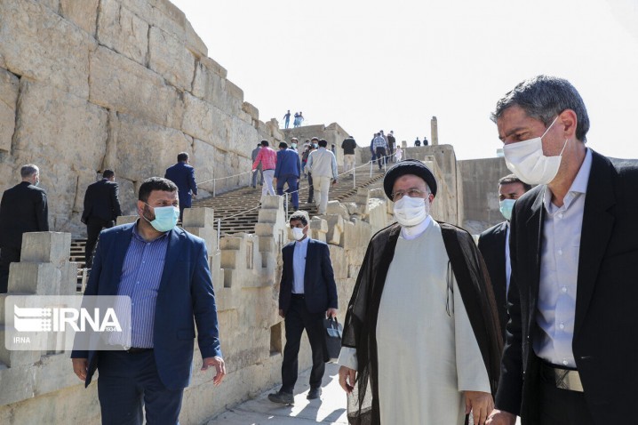 استاندار فارس: توصیه رئیسجمهوری حفاظت و مراقبت از تخت جمشید است