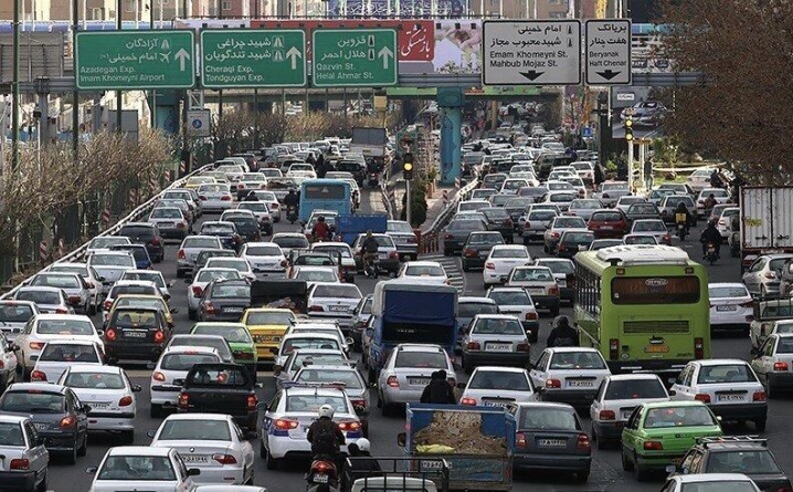 ورود بیرویه خودروها به تهران بار ترافیکی را زیاد کرده است