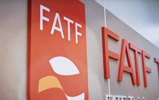 دولت قبل سلامت و اقتصاد را به گروگان گرفته بود