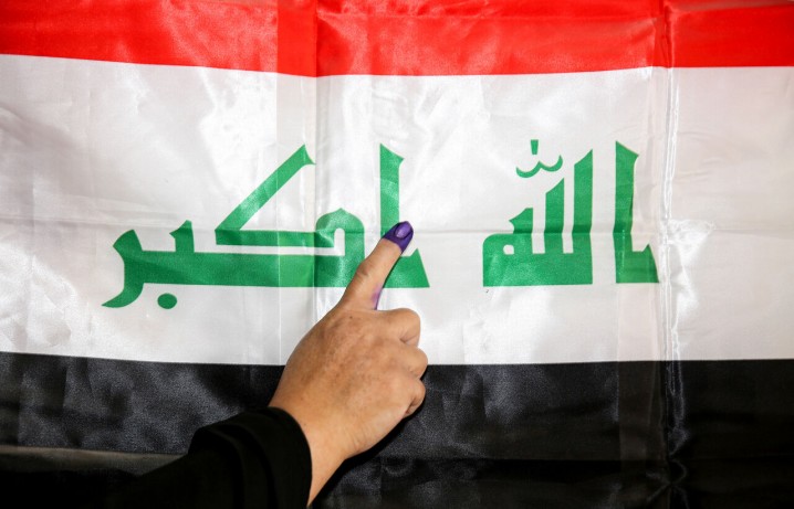 چراغ های سبز به جای خطوط قرمز؛ کشتی عراق به ساحل آرامش نزدیک می شود