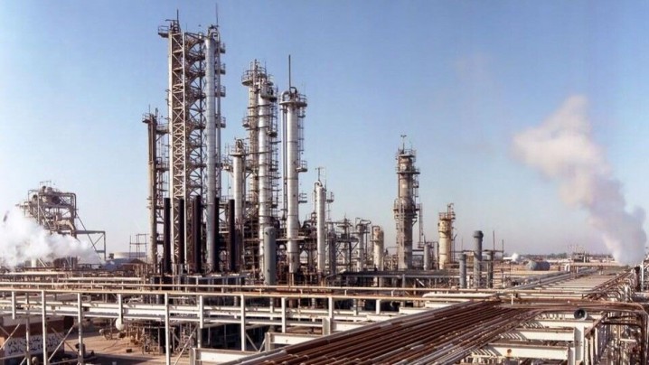 تولیدسالانه ۶۶۶هزار تُن محصول پتروشیمی مسیری برای توسعه آذربایجانغربی