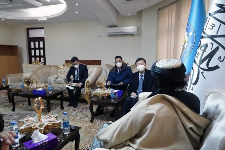 سفیر چین در کابل: آمریکا با تحریم اقتصادی ،انتقام شکستش در افغانستان را از مردم می گیرد