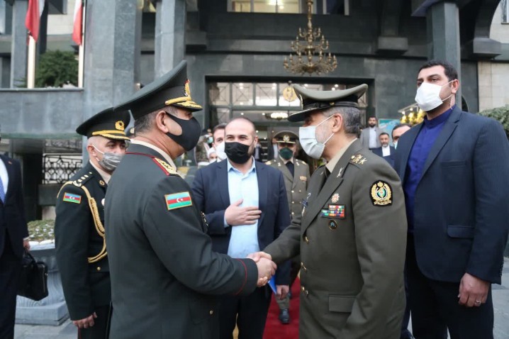 وزیر دفاع جمهوری آذربایجان با همتای ایرانی خود دیدار کرد
