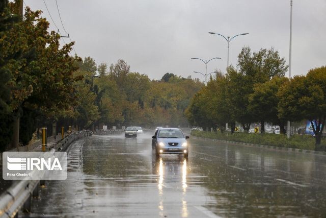 سامانه بارشی تا روز دوشنبه در ۱۵ استان فعال است/ پیشبینی تداوم کاهش دما و بارش برف