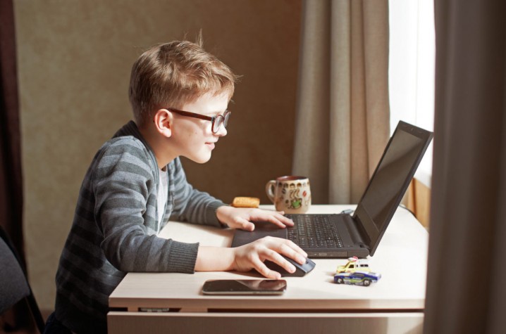 بازیهای دیجیتال؛ فرصت یا تهدید برای کودکان