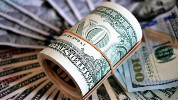 فعالان حرفهای بازار حاضر به خرید ارز نیستند و در حال فروش هستند