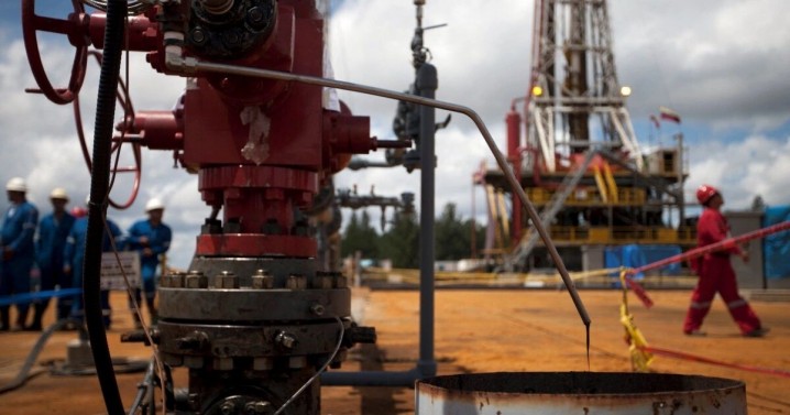 عقب‌نشینی از سیاست تحریم؛ آمریکایی‌ها در بخش نفت و گاز ونزوئلا سرمایه‌گذاری می‌کنند
