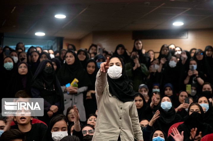 دانشجو چشم بینا و گوش شنوای جامعه است/مسایل بهدور از سیاستزدگی تحلیل شوند