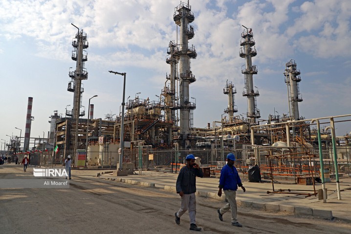 پویایی صنعت پالایش با وجود ۴۴ سال تحریمهای ظالمانه؛ تغییر مسیر از سوختمحوری به سودمحوری
