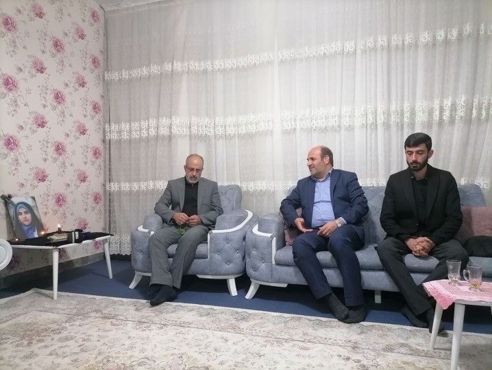 فوت دخترم هیچ ارتباطی با مسمومیت دانشآموزان قمی ندارد