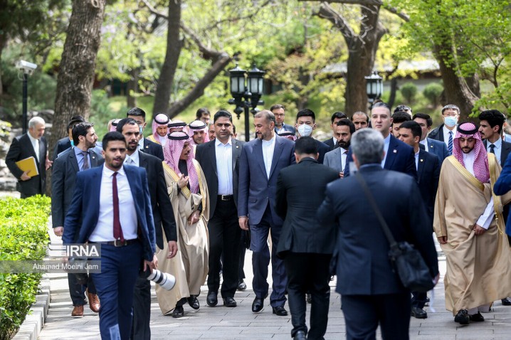 شمارش معکوس گشودن سفارتخانهها در تهران و ریاض