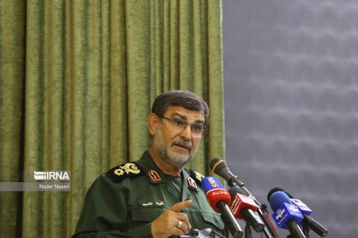 دریادار تنگسیری: حتی نام «خلیج فارس» را با کسی تقسیم نمیکنیم