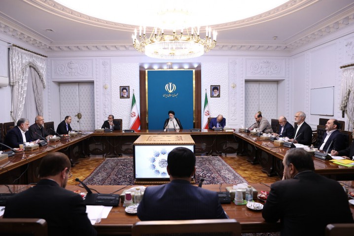 رئیسی: تمرکز اختیارات در پایتخت مانع حل مسائل استانهاست/ تشکیل کارگروه ویژه تمرکززدایی