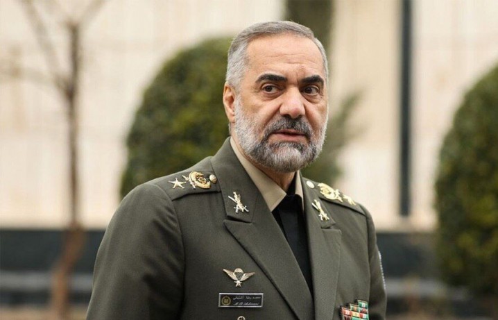 وزیر دفاع: دشمنان، تهدیدات علیه ایران را از دستور کار خارج کردهاند