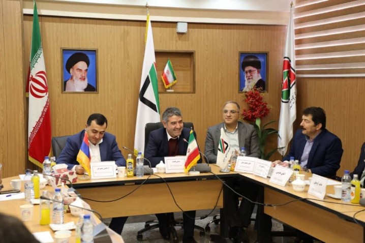 ایران و ارمنستان برای افزایش تردد کامیون از گمرک مِغری توافق کردند