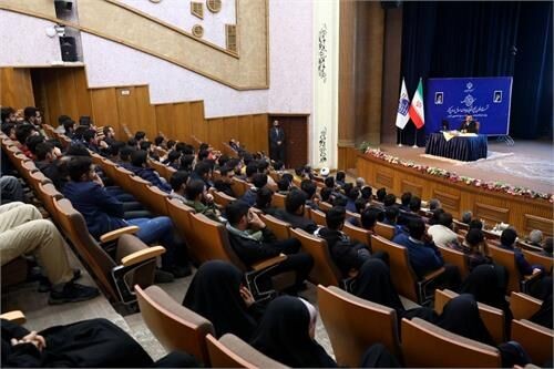 وزیر ارتباطات: بیش از ۴۰ میلیون ایرانی از پیامرسانهای داخلی استفاده میکنند