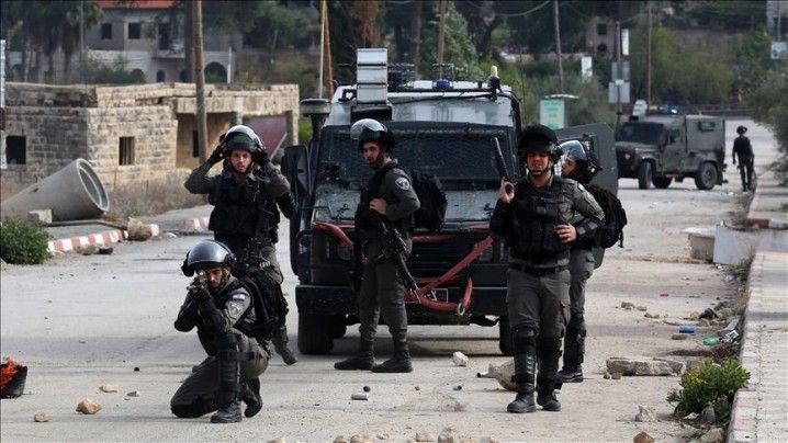 در تداوم جنایات صهیونیستها؛ بازداشت ۱۰۰۰ فلسطینی از آغاز تجاوز به غزه