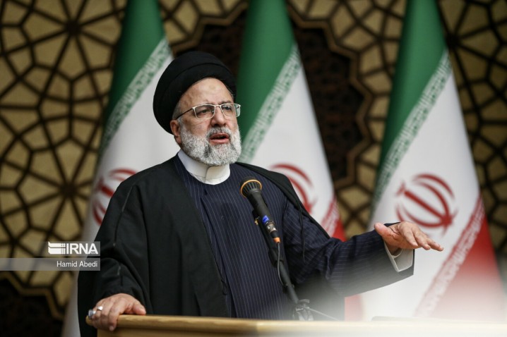 رئیسی: بهترین عنصر صیانت از نسل جوان نماز است/رسانهها نسل نو را متوجه برکات نماز کنند