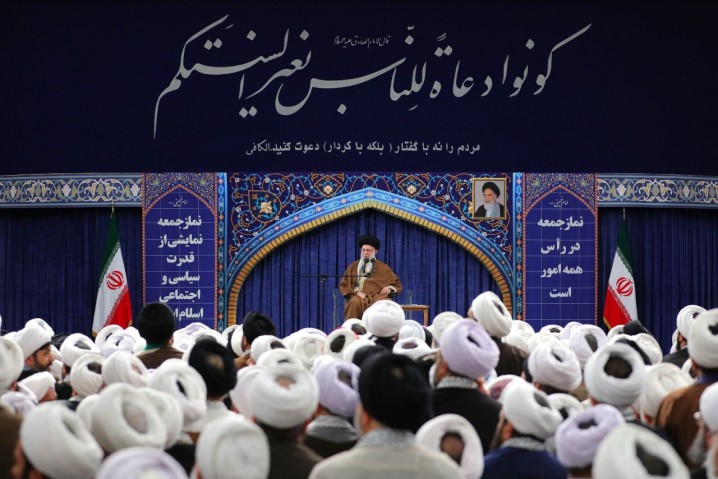 رهبر انقلاب: رسیدن به هدفهای اسلامی جز با حضور مردم امکانپذیر نیست