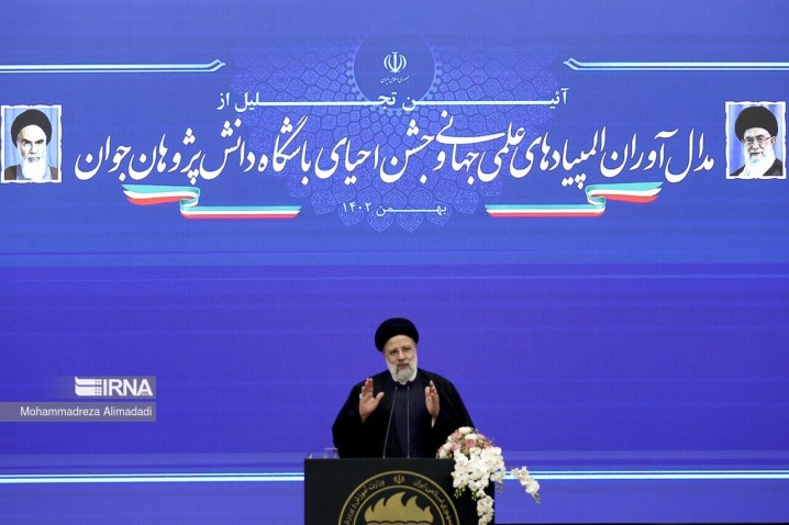 رئیس جمهور خطاب به نخبگان: متوقف نشوید/ از مردم گرهگشایی کنید
