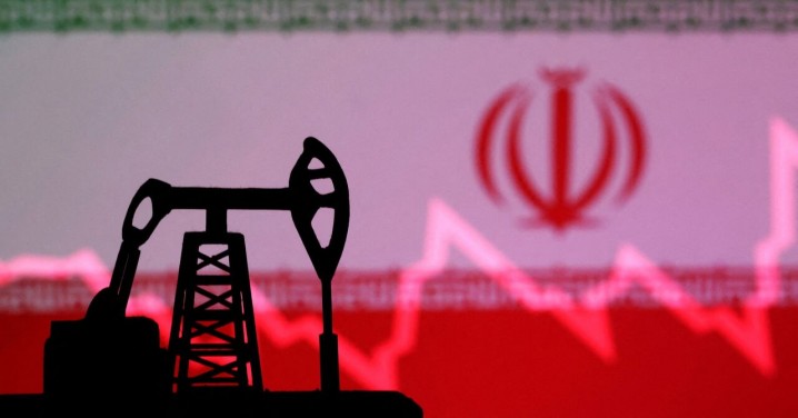 رویترز: اعمال تحریمهای نفتی جدید آمریکا علیه ایران بعید است