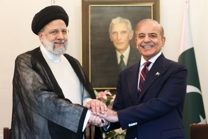 تسلیت نخستوزیر پاکستان به دولت و ملت ایران/ اعلام یک روز عزای عمومی