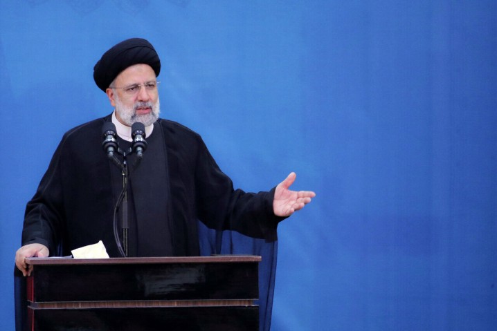 آیت الله رئیسی: معلمان تلاش کنند گره های ذهنی دانش آموزان را باز کنند