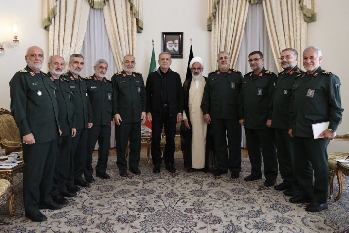فرماندهان سپاه با رئیسجمهور منتخب دیدار کردند
