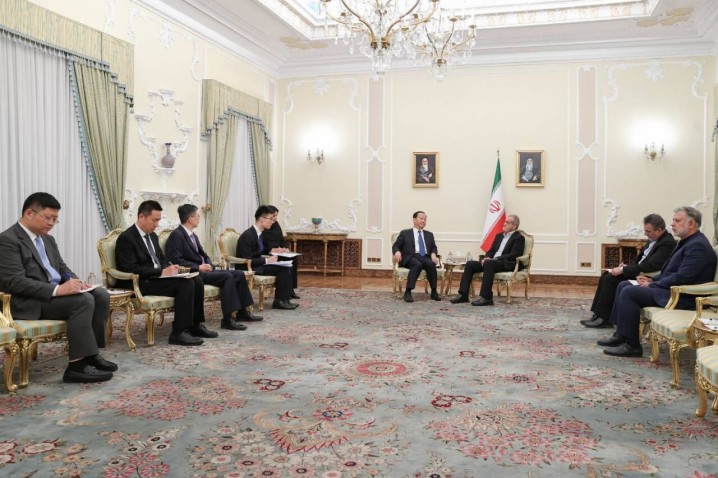 تأکید رئیسجمهور بر تکمیل طرح «کمربند راه»/ برنامه ۲۵ ساله همکاریها اجرایی شود
