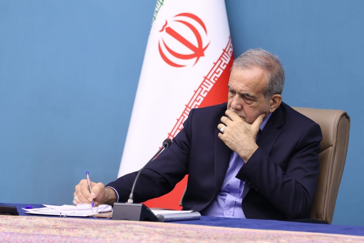 رئیسجمهور: «محمدعلی بهمنی» غنای فراوانی به ادبیات ملی کشور بخشید