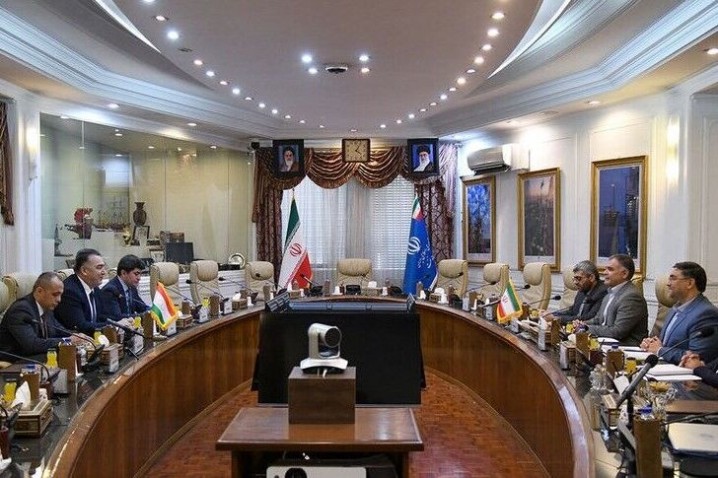 وزیر نفت: برای حضور در بازار نفت و گاز تاجیکستان آمادهایم