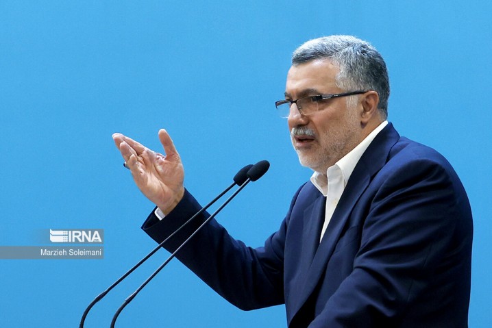 فقط ۱۰ درصد داروها شامل اصلاح قیمت شد/ هدف دولت پوشش وسیع بیمهای است