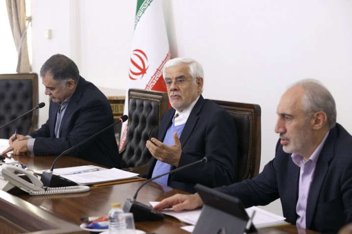 عارف: بهرهگیری از توان دانشبنیانها راهبرد دولت است/ تصویب طرح توسعه۳ میدان مشترک نفتی