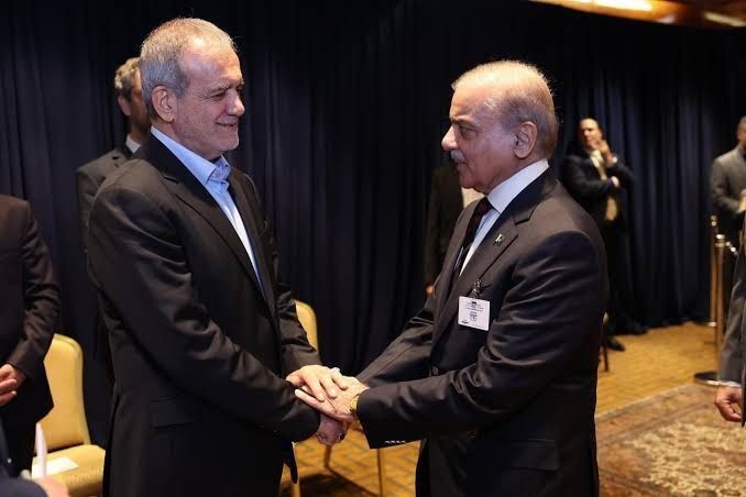 شهباز شریف و پزشکیان در قاهره دیدار میکنند
