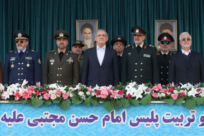 پزشکیان: کشور برای رسیدن به چشمانداز نیاز به وفاق دارد/ نیروی انتظامی دژ محکم جامعه است