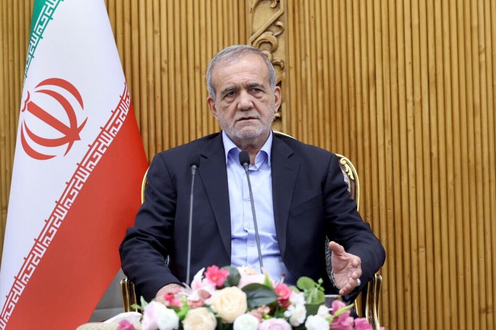 پزشکیان: توسعه و تقویت روابط با همسایگان را با قدرت پیگیری میکنیم