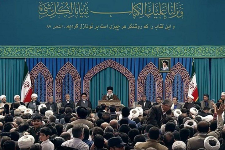 شرکتکنندگان در مسابقات بینالمللی قرآن کریم با رهبر انقلاب دیدار کردند