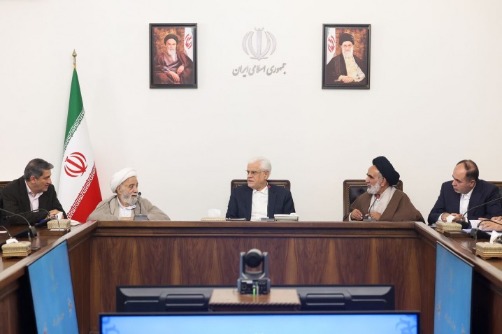 عارف: آگاهسازی جامعه به پرداخت زکات با شیوههای تشویقی و مردمی و نه دولتی باشد