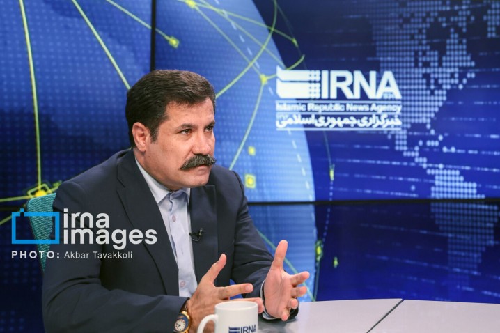 منابع را به سوی اشتغال پایدار در مناطق محروم سوق میدهیم