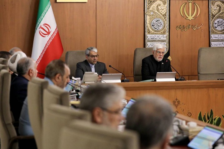 عارف: برخی اظهارنظرها به تقویت فضای خوب کنونی کشور کمک نمیکند