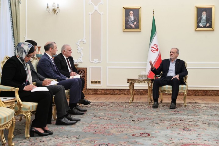رئیسجمهور: هیچ قدرت خارجی نباید خللی در روابط دوستانه ایران و ارمنستان ایجاد کند