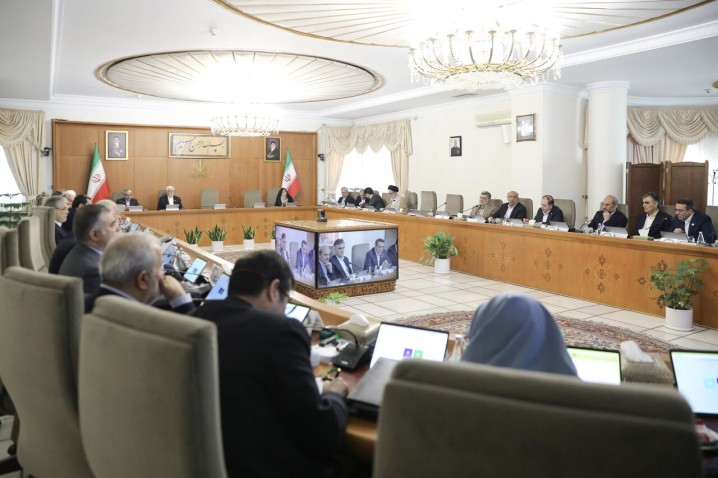عارف: تریبونداران اظهاراتی مطرح نکنند که موجب کاهش وحدت و انسجام ملی شود