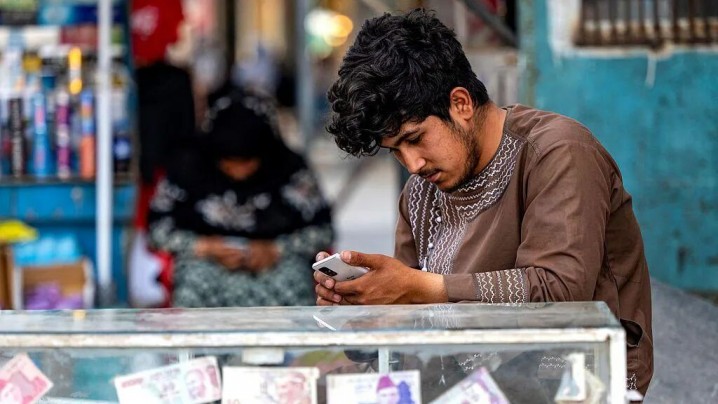 تداوم اختلال گسترده اینترنت در افغانستان؛ چالش در نظام بانکی و ارتباطات خارجی