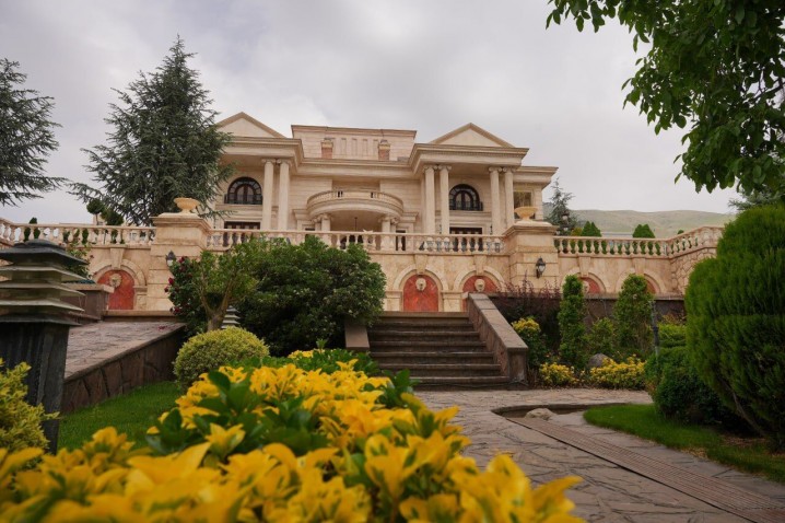 ویلای ۸ هزار متری متهم ردیف اول چای دبش به بانک ملت تحویل داده شد