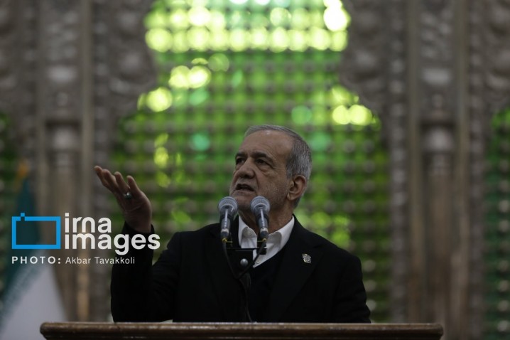 پزشکیان: باید رفتارمان با مردم را تغییر دهیم/وظیفه داریم صدا و دغدغه‌های معترضان را بشنویم