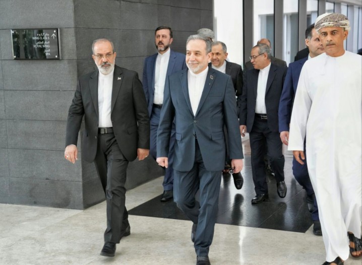 مسقط؛ «شروعی خوب» در سایه جنگ و بی‌اعتمادی