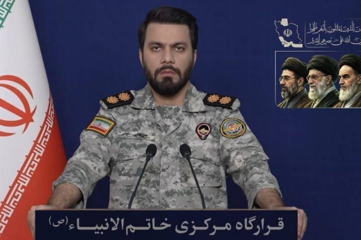 هر کشوری که از محل دارایی‌های ایران مبلغی دریافت کند اجازه عبور از تنگه هرمز را ندارد